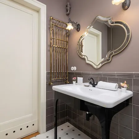 Luxury With Two Bedrooms And Balcony By Renters Prestige קרקוב