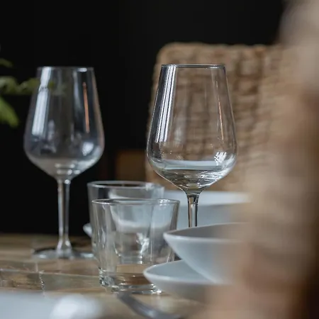 Luxury With Two Bedrooms And Balcony By Renters Prestige