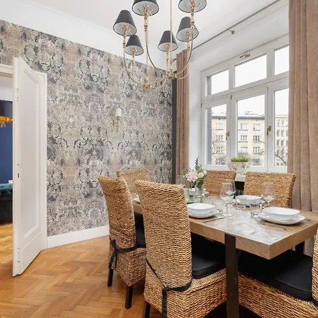 Luxury With Two Bedrooms And Balcony By Renters Prestige קרקוב