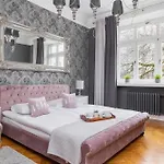 公寓 Luxury With Two Bedrooms And Balcony By Renters Prestige *