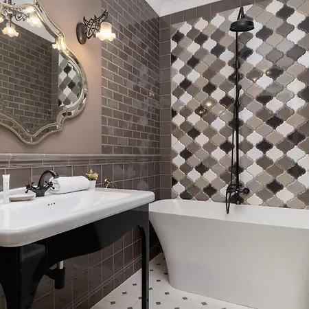Luxury With Two Bedrooms And Balcony By Renters Prestige Krakkó